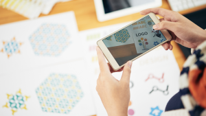 Read more about the article Why Minimalist Logo Design Works Better for Business